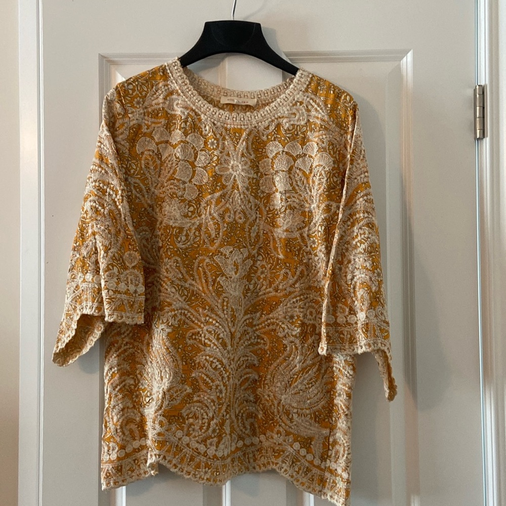 Gold embroidered tunic Solitaire brand women’s size large blouse.